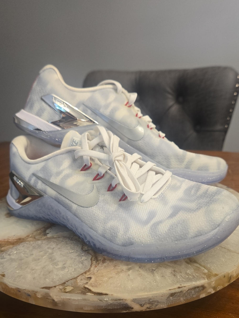 Nwob Nike Metcon Women’s White Training Sneakers with Silver And Red Accents 7